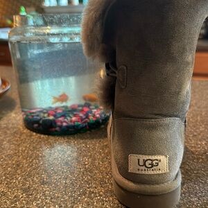 UGG Bailey Button II Grey Boots size 6.